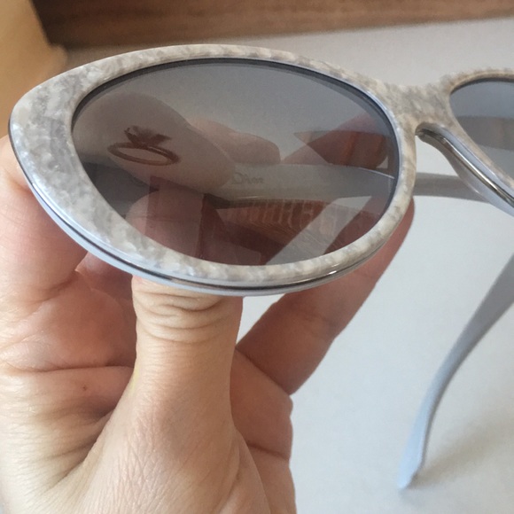 Dior silver and grey pearly sunglasses - Picture 6 of 7